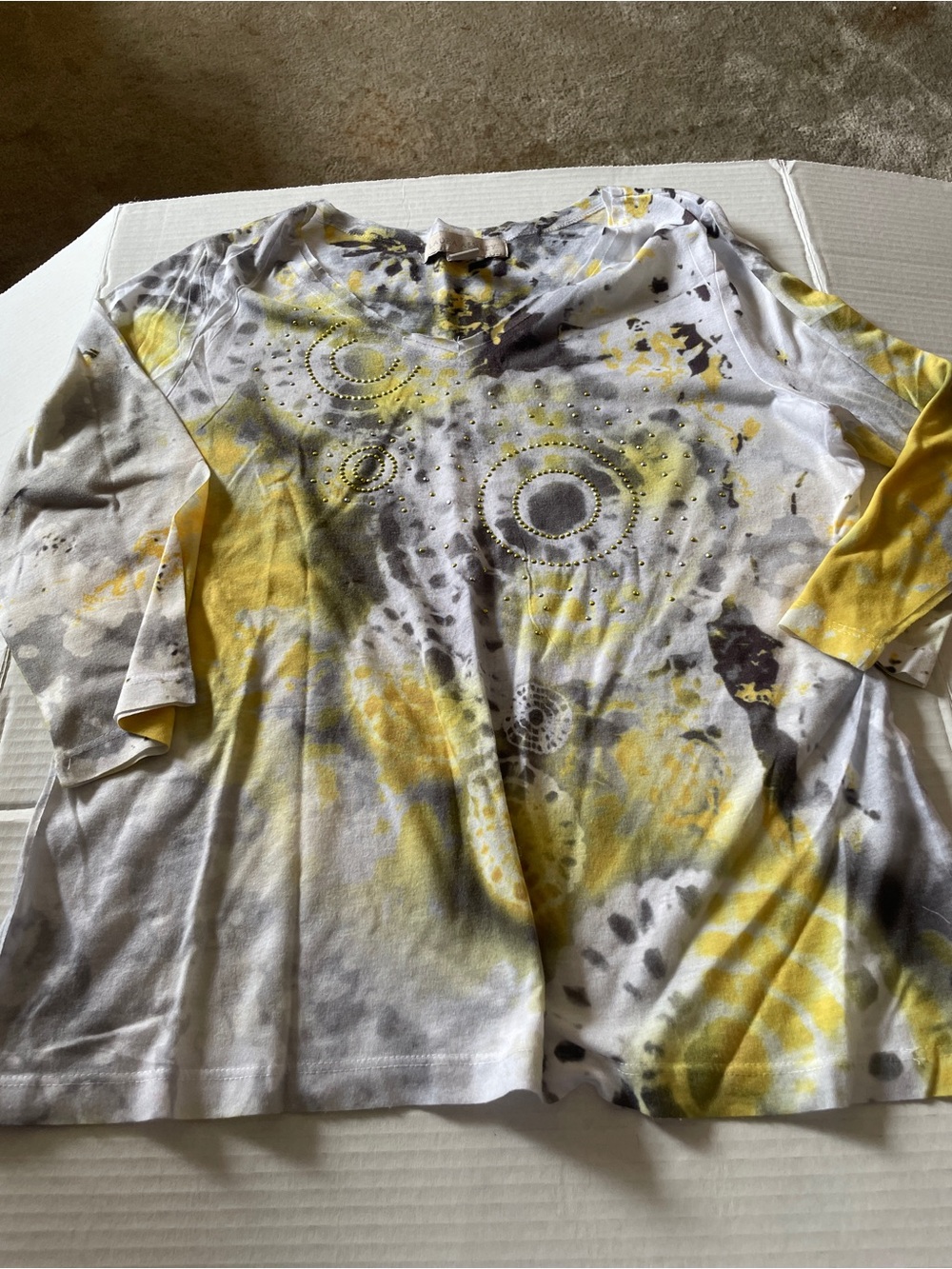 Laura Ashley Women’s Yellow & Gray Abstract Studded Top